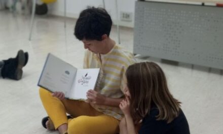 La Muestra de Teatro de Alicante convoca a niños y adultos a crear juntos en el taller de dramaturgia de Jana Pacheco
