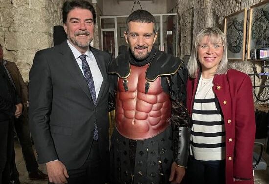 El musical que va rodar Banderas al Castell de Santa Bàrbara s’estrena al novembre als Estats Units