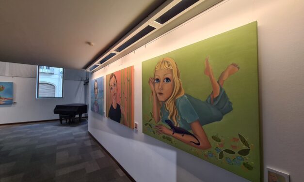 Mediterrani en femení. Així és la nova exposició pictòrica de Sómnica Bernabeu