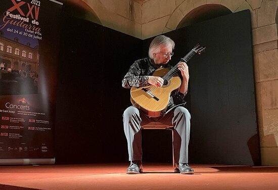 Álvaro Pierri seduce a los asistentes con un concierto lleno de virtuosismo y emoción del Festival de Guitarra de Elche