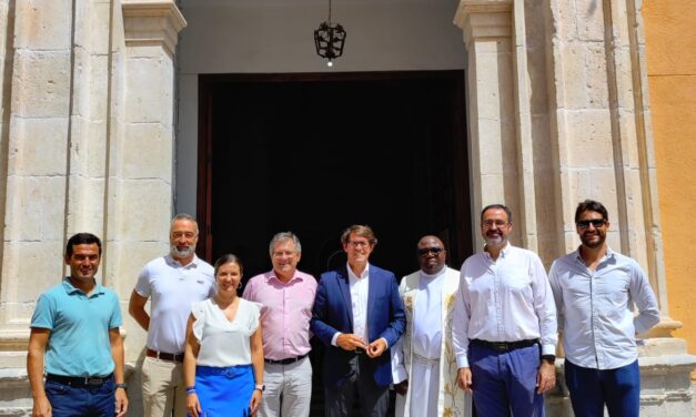 La Diputación invierte 40.000 euros en la mejora de la cubierta y la portada lateral de la iglesia parroquial de Agost