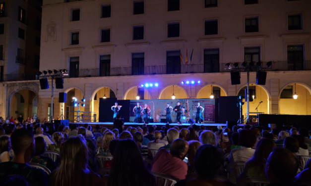 Més de 12.000 persones assisteixen als 21 concerts del cicle ‘Estiu de Músiques’ en la Plaça de l’Ajuntament d’Alacant