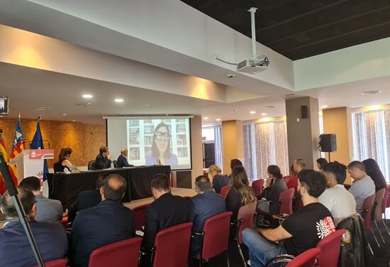 Elda acull un fòrum de la UE per a abordar la situació social i professional dels artistes i treballadors del sector cultural i creatiu