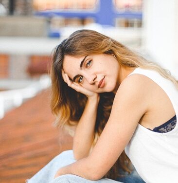 MUTESAC continua amb una peça de teatre documental d’Itziar Manero sobre la memòria familiar i una comèdia de Pérez&Disla sobre amistats i retrobaments