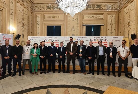 Cocineros de la Comunitat Valenciana compiten en Orihuela para ganar el premio a la mejor tapa de la región