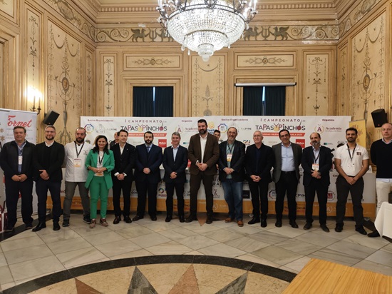 Cocineros de la Comunitat Valenciana compiten en Orihuela para ganar el premio a la mejor tapa de la región