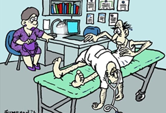 La Universidad de Alicante entrega el Premio Notario del Humor al dibujante Ermengol