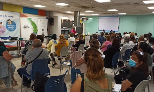 Alicante ofrece talleres de cocina, visitas guiadas y actividades para los pequeños en su Escuela de Navidad del Cerca