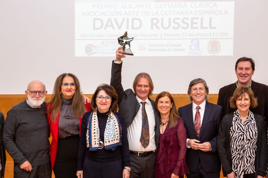 David Russell recibe el Premio Alicante Guitarra Clásica en la Universidad de Alicante