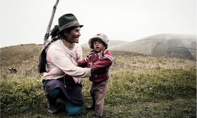 El fotógrafo y montañero Juan Sebastián Rodríguez expone “Somos Tierra” en el Aulario II de la UA