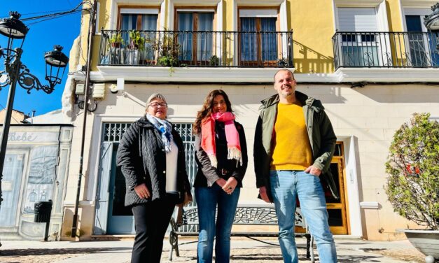L’Ajuntament d’Elda se suma per primera vegada al projecte artístic ‘Art al balcó’