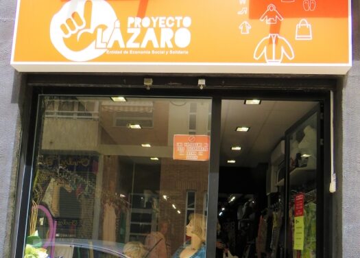 Proyecto Lázaro y el programa de televisión La Huella conciencian sobre el uso de ropa de segunda mano