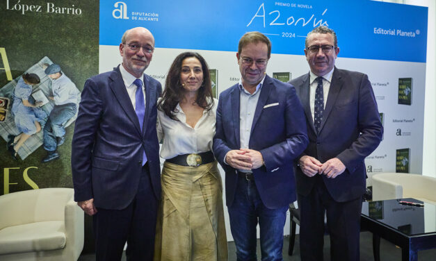 Cristina López Barrio entrellaça l’amor i història de l’Espanya d’II República en ‘La terra sota els teus peus’