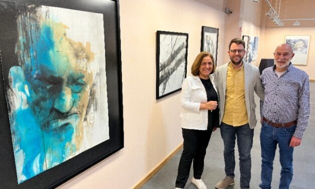La Sala de exposiciones Vicente Poveda de Petrer acoge la muestra de arte contemporáneo «Luz y sombras» con 32 artistas, una cuarta parte de ellos extranjeros