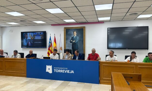 Reunido el grupo de trabajo «Laguna Rosa», creado para el estudio y desarrollo de un centro de talasoterapia en elmentorno de las Salinas de Torrevieja