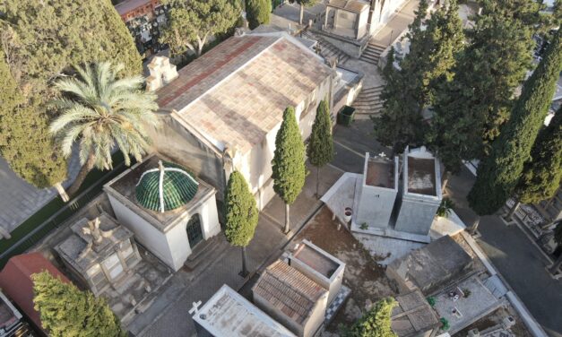 El Ayuntamiento de Elda ultima las obras para la remodelación integral de la cubierta de la ermita del cementerio de Santa Bárbara