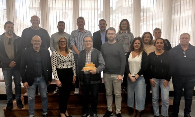 Petrer propone a Juan Ramón García para ser distinguido con la mención de honor al mérito cultural por sus más de 40 años de servicio público