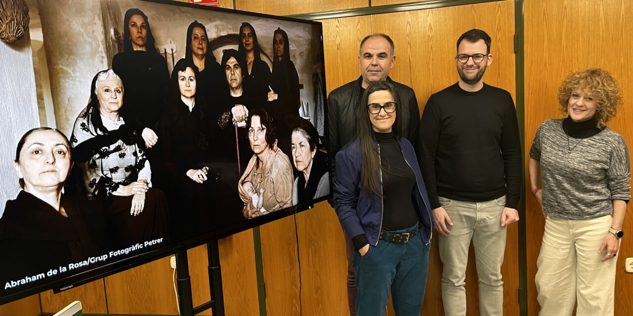 Aquí te pillo aquí teatro estrena el clàssic “La Casa de Bernarda Alba» amb un enfocament realista i música en directe