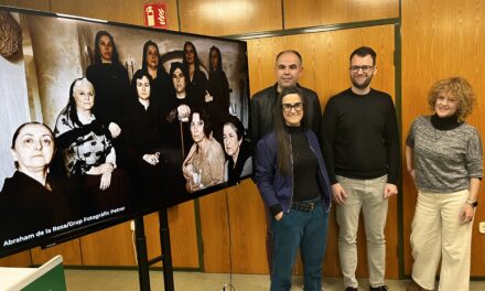Aquí te pillo aquí teatro estrena el clàssic “La Casa de Bernarda Alba» amb un enfocament realista i música en directe