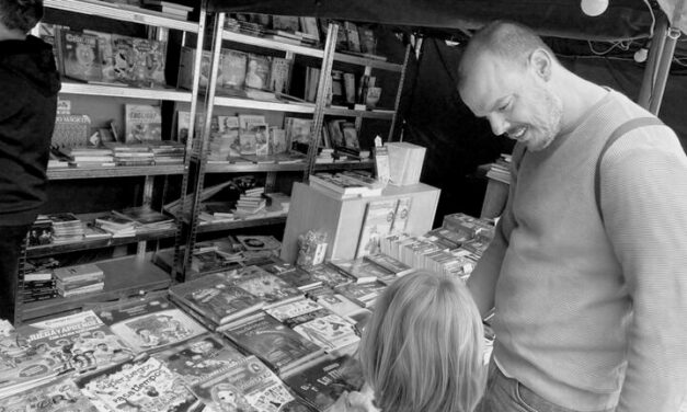 El Ayuntamiento de Elda invita a escritores, escritoras y librerías de la ciudad a participar en la Feria del Libro que se celebrará el 26 de abril