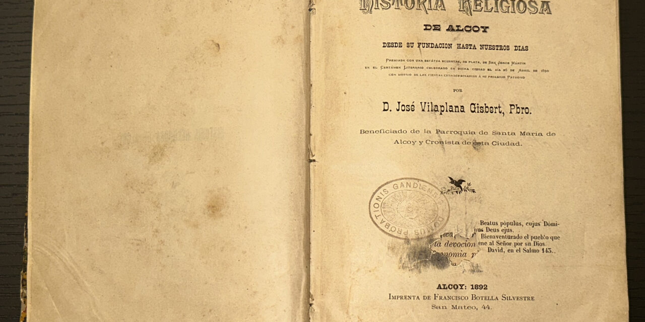 La Biblioteca Municipal de Alcoy recibe la donación de un ejemplar de la edición original de 1892 de la «Historia Religiosa de Alcoy», de José Vilaplana Gisbert