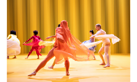 El coreògraf alacantí Iván Pérez i el dissenyador Colom Spain creadors de l’espectacle de dansa ‘Silk’