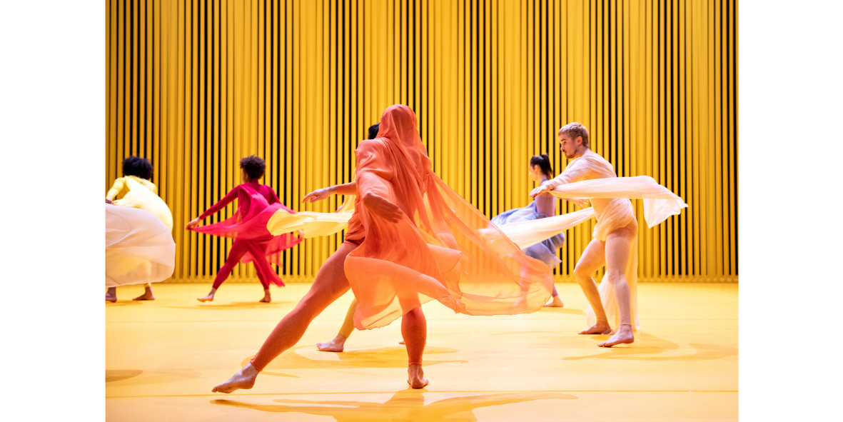 El coreògraf alacantí Iván Pérez i el dissenyador Colom Spain creadors de l’espectacle de dansa ‘Silk’