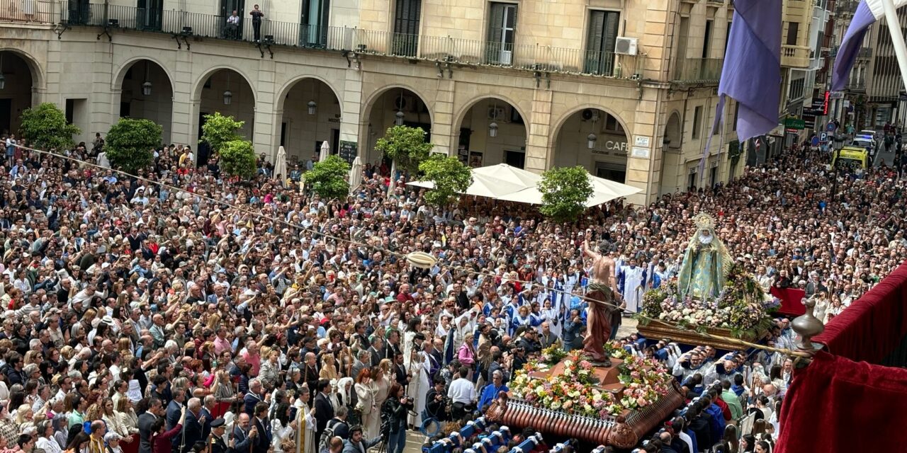 Alacant tanca una Setmana Santa de rècord amb la Trobada entre la Verge de l’Alegria i el Ressuscitat