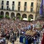 Alicante cierra una Semana Santa de récord con el Encuentro entre la Virgen de la Alegría y el Resucitado
