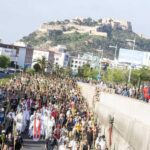 Más de 350.000 peregrinos acuden al encuentro con la Santa Faz en una romería de récord