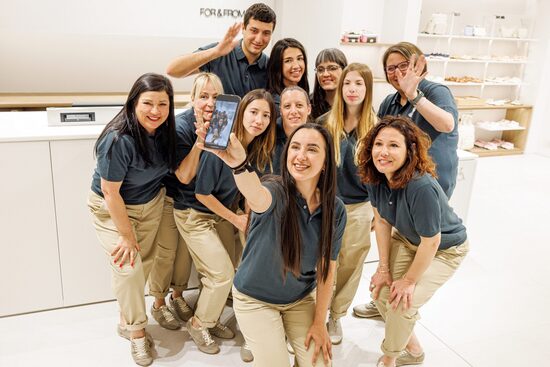 Tempe Inditex estrena a Alacant un concepte renovat de botiga For&From