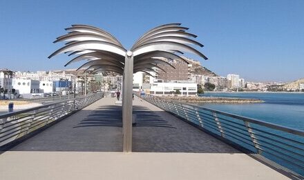 Alicante traslada al paseo volado del muelle de Levante el XXXVI Concurso de Castillos de Fuegos Artificiales