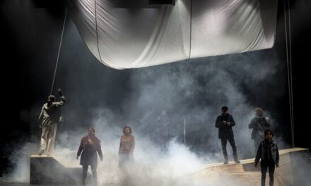 La producción propia del Institut Valencià de Cultura ‘Plenamar’ llega al Teatre Arniches