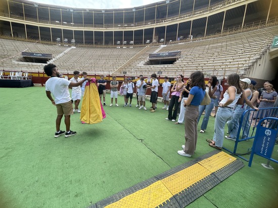 Las visitas turísticas a la Plaza de Toros de Alicante superan las 11.000 personas en los cuatro primeros meses de 2025