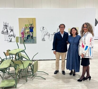 Eva Mauricio gana los EAC 2025 del Instituto Gil-Albert   con la instalación de sillas escolares Sentar la cabeza