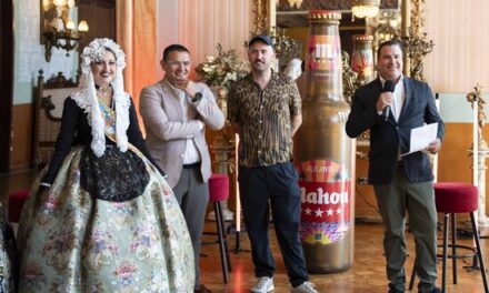 Mahou rinde homenaje a la grandeza de las Hogueras con una Edición Especial creada por Antonyo Marest