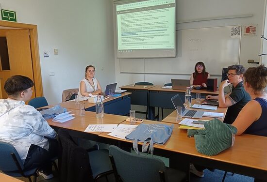 La UPUA impulsa el proyecto europeo PROMOTE para visibilizar el legado de las mujeres mayores