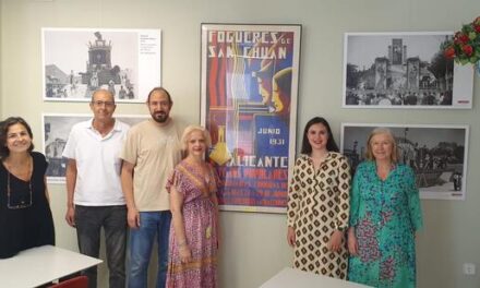 L’Arxiu Municipal d’Alacant rememora els orígens de les Fogueres con una exposició d’esbossos, cartells, fotografies i llibrets de 1928 a 1936
