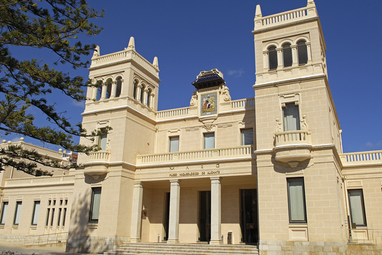 El MARQ pone en marcha el horario de verano y amplía los pases guiados y las visitas teatralizadas al museo