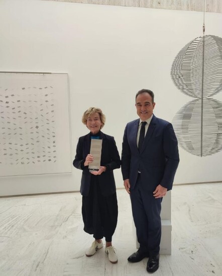 Soledad Sevilla dona al MACA sis dibuixos relacionats amb la seua sèrie “Esperant a Sempere” exposada en el Reina Sofia i en l’IVAM