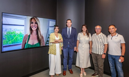 La presentadora de televisión Paula Vázquez, elegida Mejor Calzada de España 2025