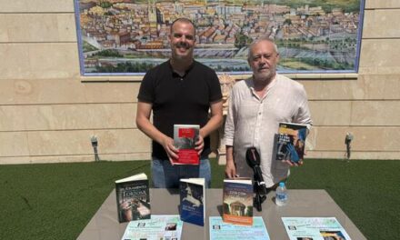 L’Ajuntament d’Elda impulsa una nova edició del cicle literari ‘Lletres a la fresca’ dins del programa cultural de l’Elda 40Gra2