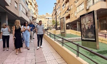 Los Espais d’Art Urbà se llenan de retratos y escenas cotidianas con la exposición colectiva ‘Benidorm a pie de calle’