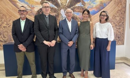 El Patronato del Misteri d’Elx presenta al Portaestandarte y las Personalidades Electas para las representaciones de agosto