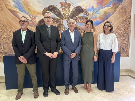 El Patronato del Misteri d’Elx presenta al Portaestandarte y las Personalidades Electas para las representaciones de agosto