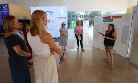 Benidorm acull l’exposició ‘Memòries que ixen de l’armari’ per a visibilitzar la història de la lluita i cultura de la comunitat LGTBI valenciana