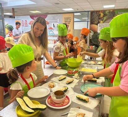 El Cerca celebra su 18ª Escuela de Verano y forma a más de 300 menores con el programa ‘Cocinando Sonrisas’