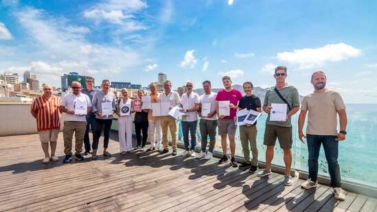 21 establecimientos de hostelería de Benidorm se adhieren a la iniciativa de Abreca para ofrecer sus cartas en sistema ‘braille’