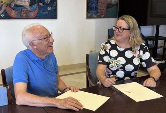 Aigües d’Elx renueva su compromiso con el Misteri d’Elx mediante un nuevo convenio de colaboración