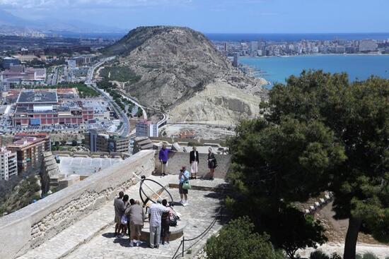 Alicante comienza la restauración del baluarte de Santa Ana en el Castillo de Santa Bárbara